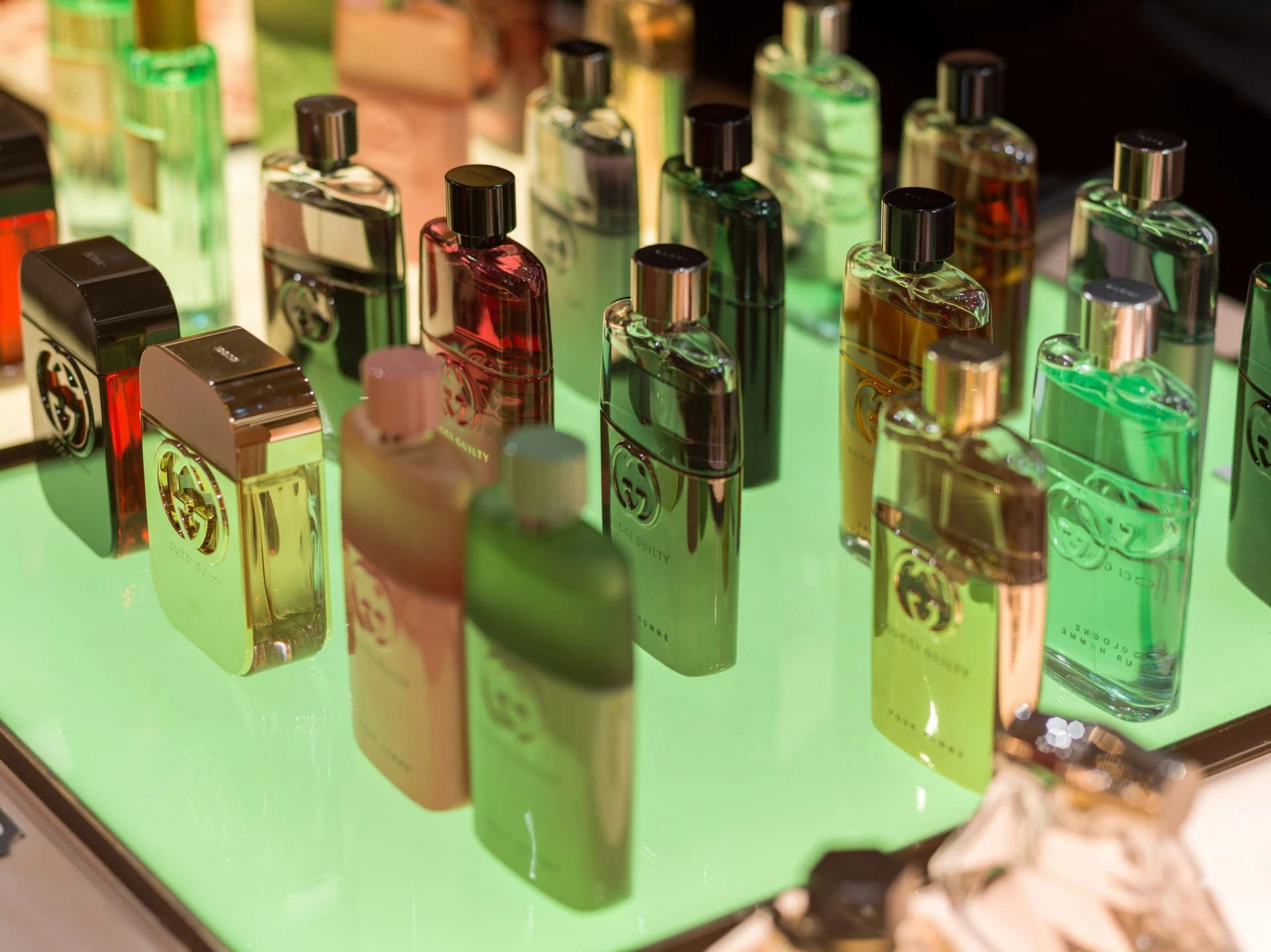 (Guest Post) Vacation Vibes in a Bottle: Top 10 Summer Scents