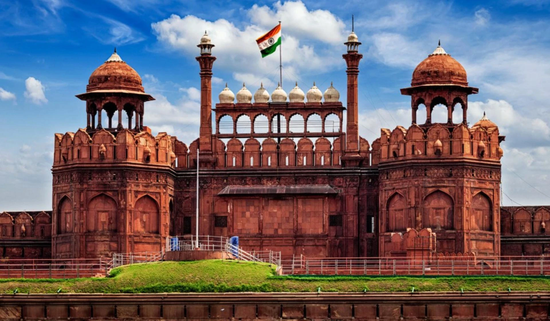 Embrace the Best of Both Worlds: Golden Triangle Tour with Goa