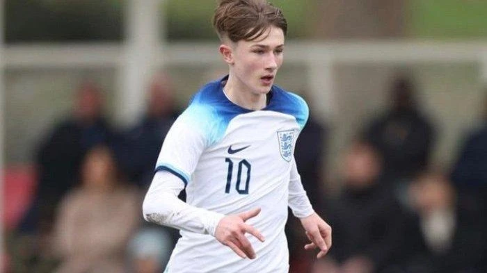 Leeds 'unhappy' as Man City poach 15-year-old sensation