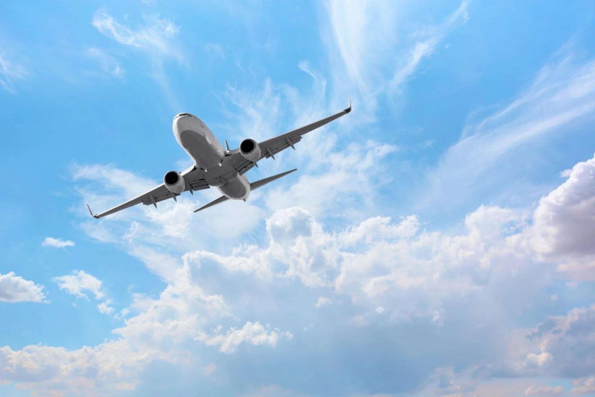 How do I talk to live person in JetBlue Airways?