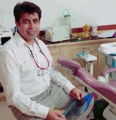 "Peshawar's Smile Masters: Top Dentists for Exceptional Care"