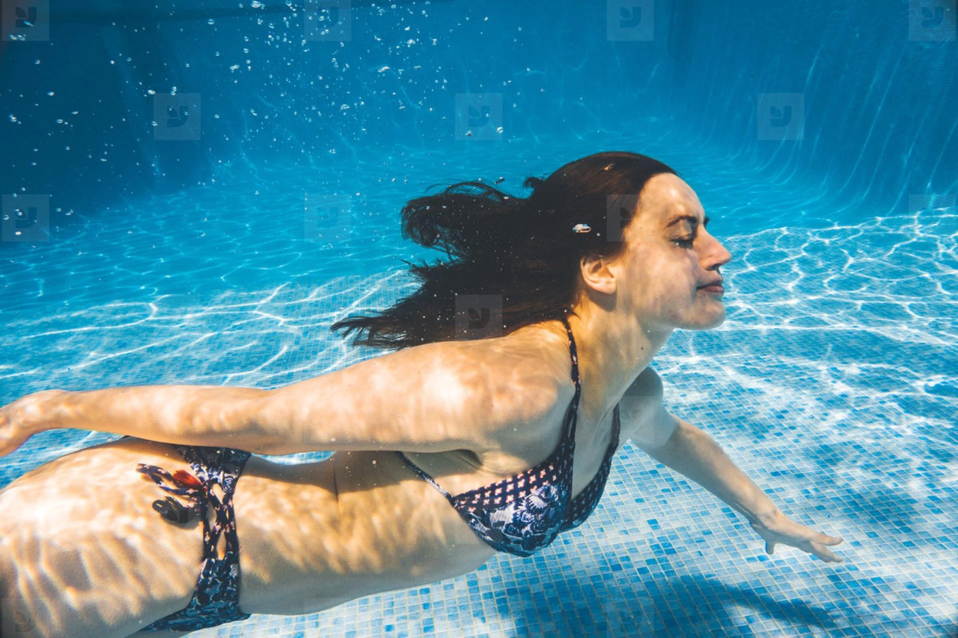 5 Swimming Pool party essentials for your next poolside bash