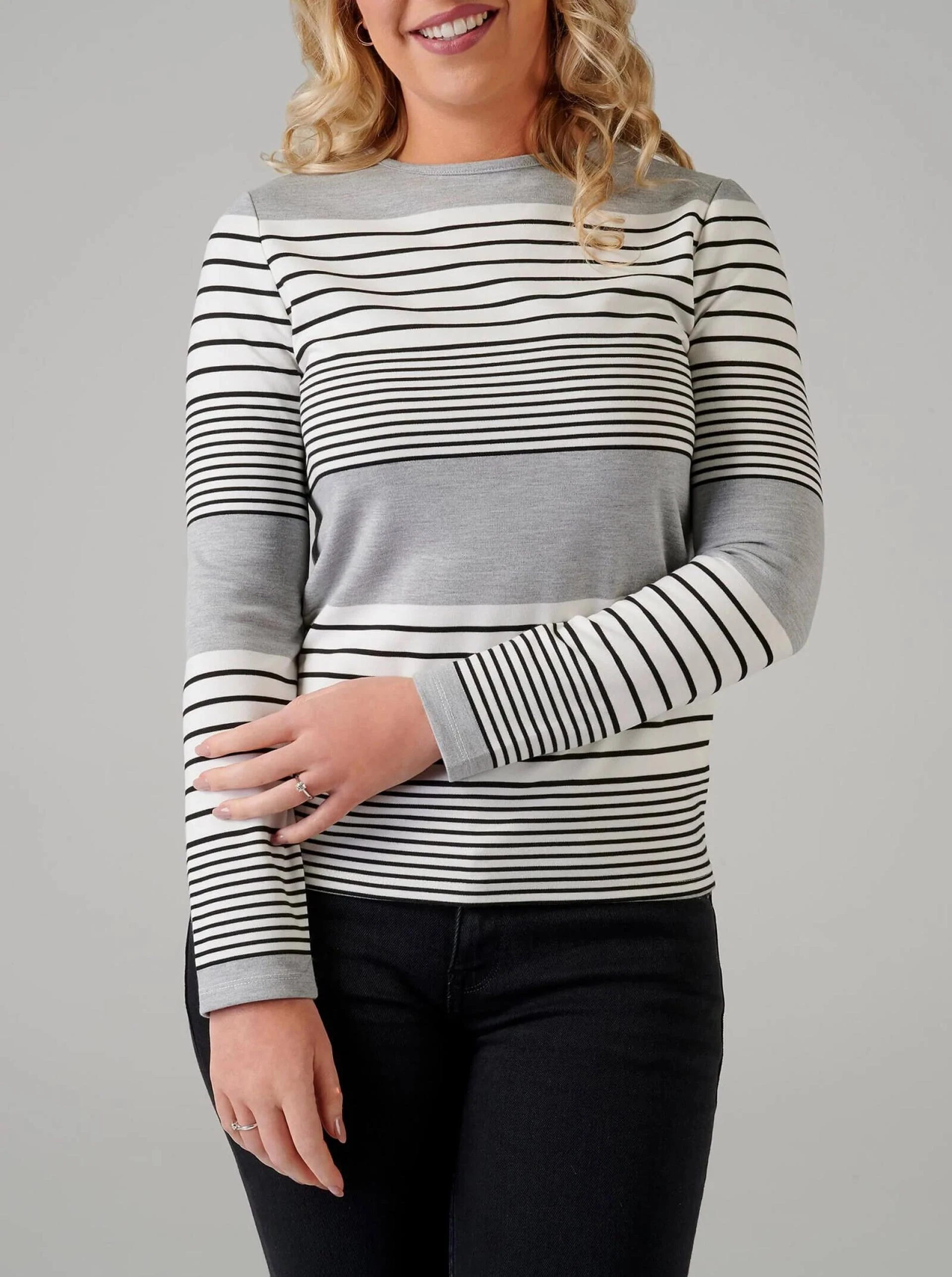 How to Style a Basic T-Shirt for Hijab