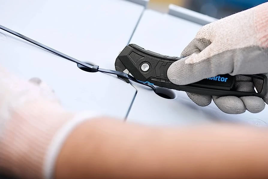 Safety and Precision Combined: Explore the Best Auto-Retractable Box Cutters