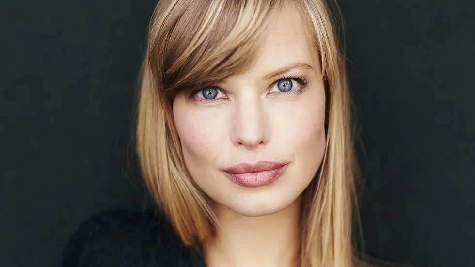 Searching for how to change your eye color naturally at home