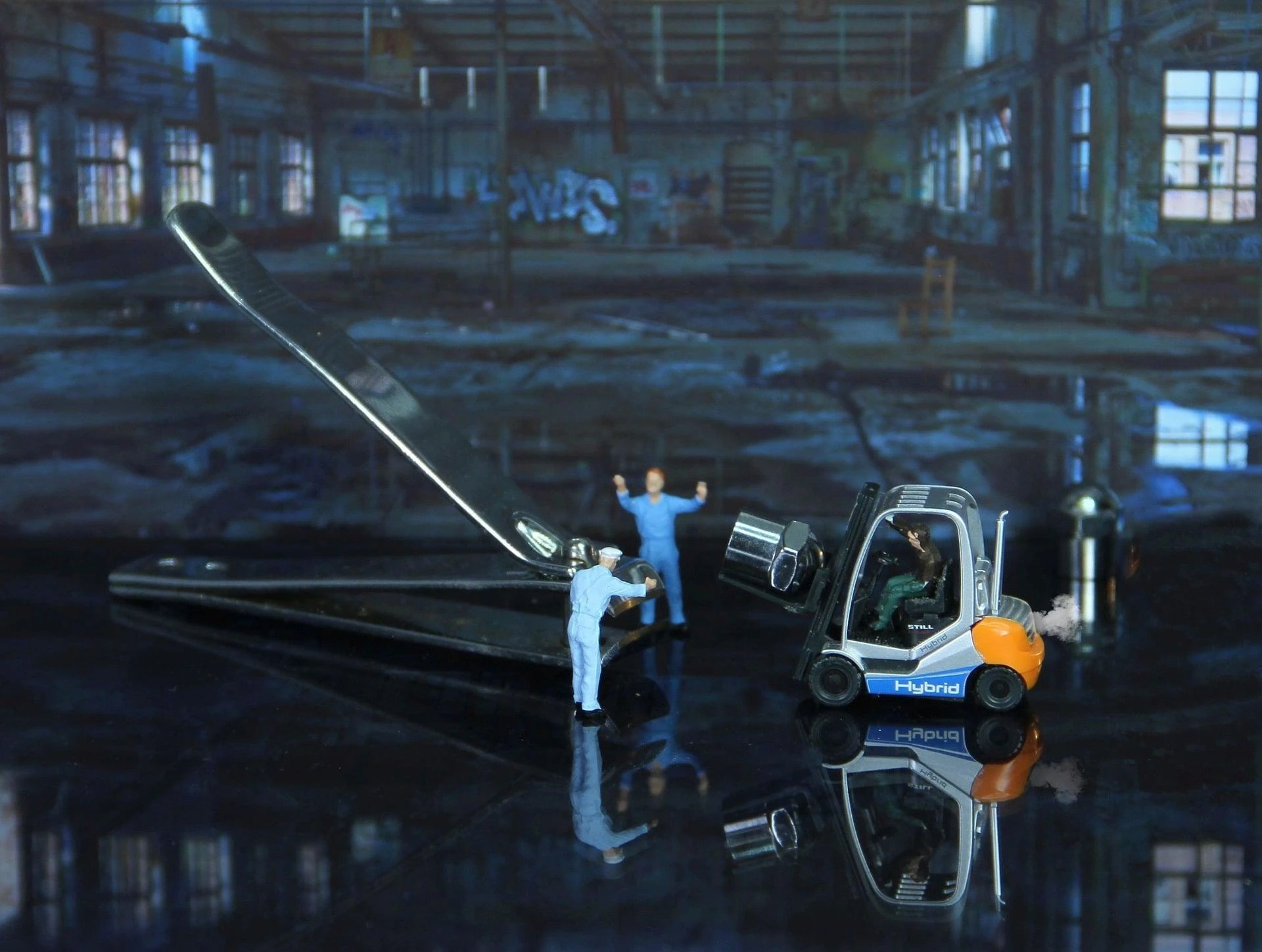 What is the Difference between a Scissor Lift and a Boom Lift?