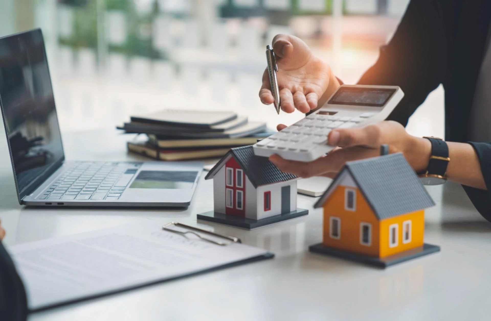 Maximize Your Investment: The Top Advantages of Hiring a Real Estate Professional