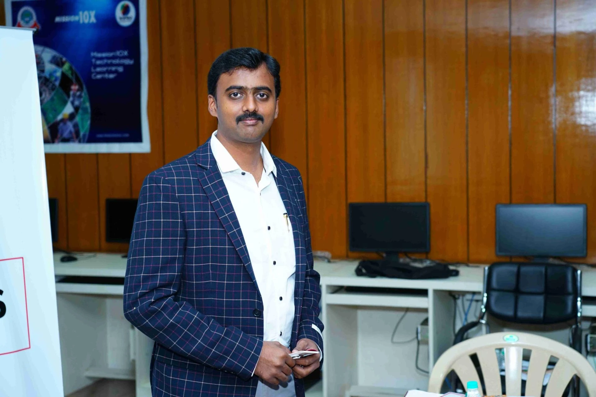 AK Ayurvedic Clinic is providing the most effective supportive treatment for paralysis and deaddiction! Get to know more about the process.