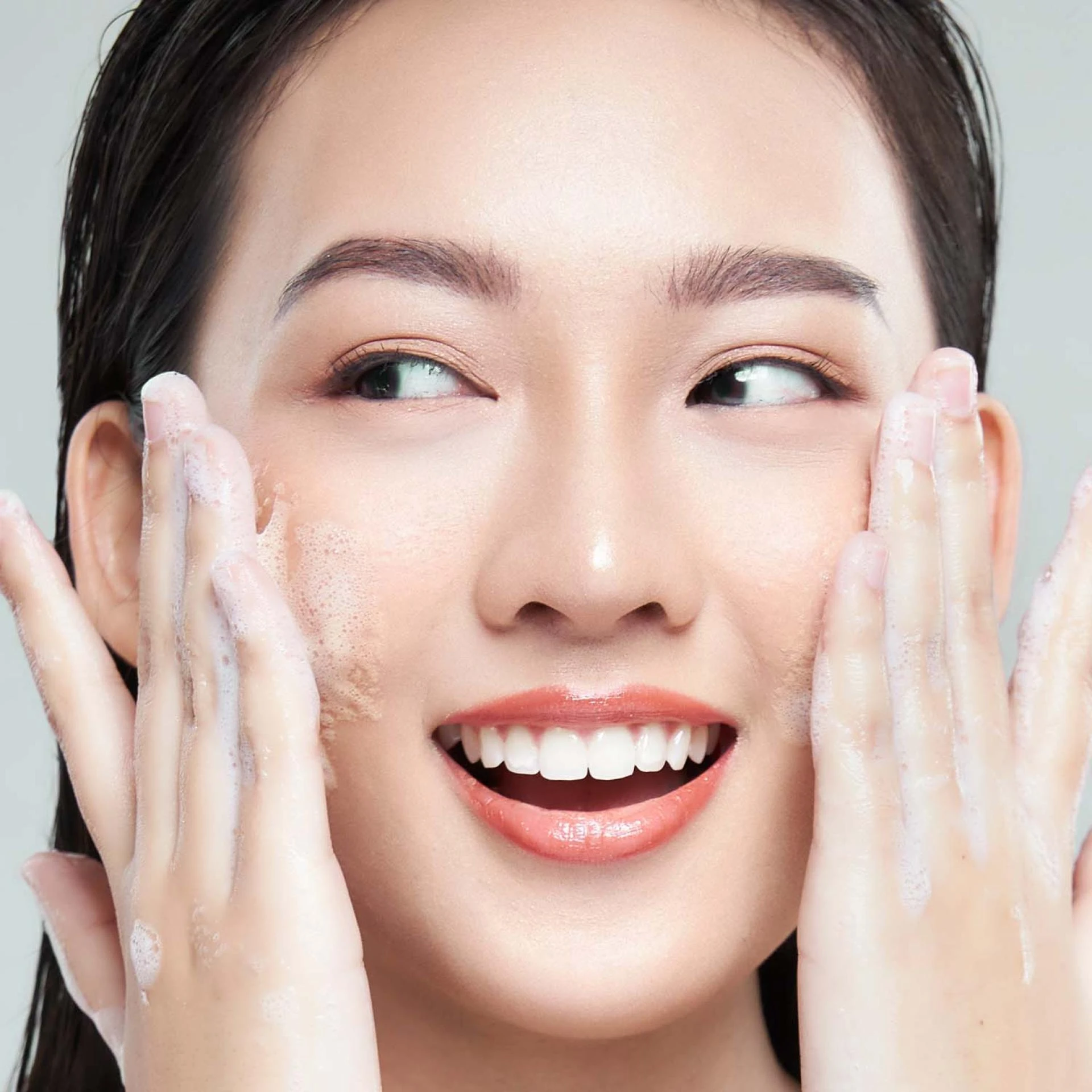 4 Steps to a Smoother Youthful-Looking Complexion