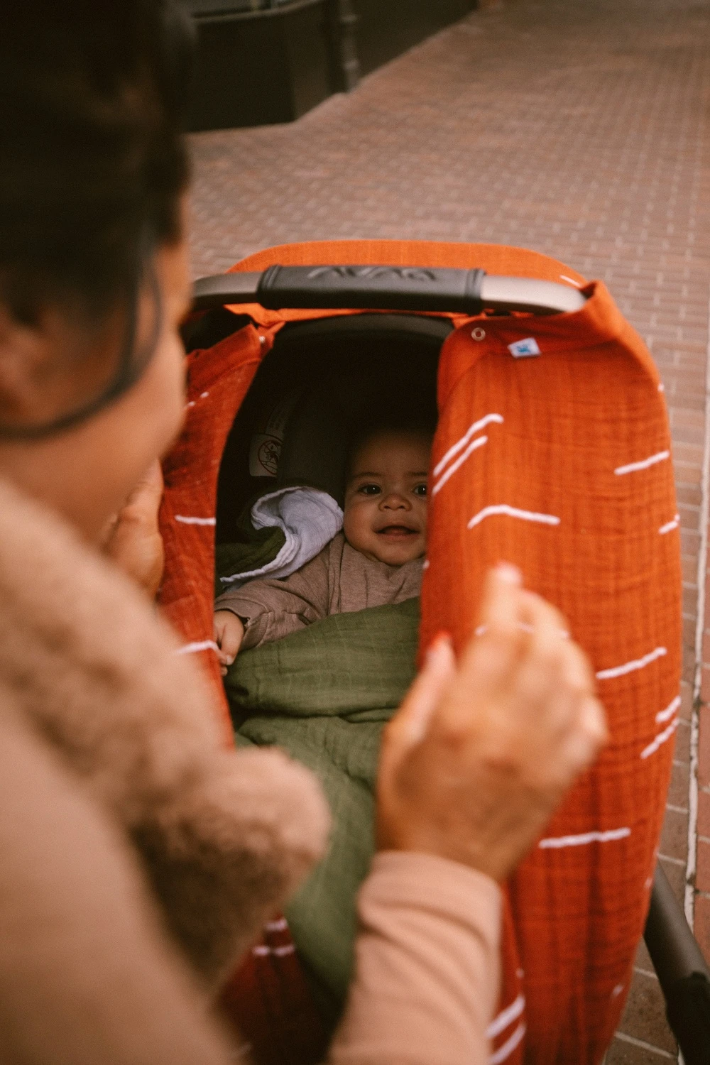 5 Fall Baby Essentials for Traveling Parents
