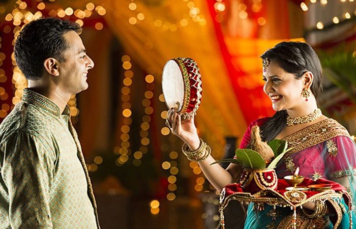 Special Karwa Chauth Gifts to Make Your Wife Feel Special