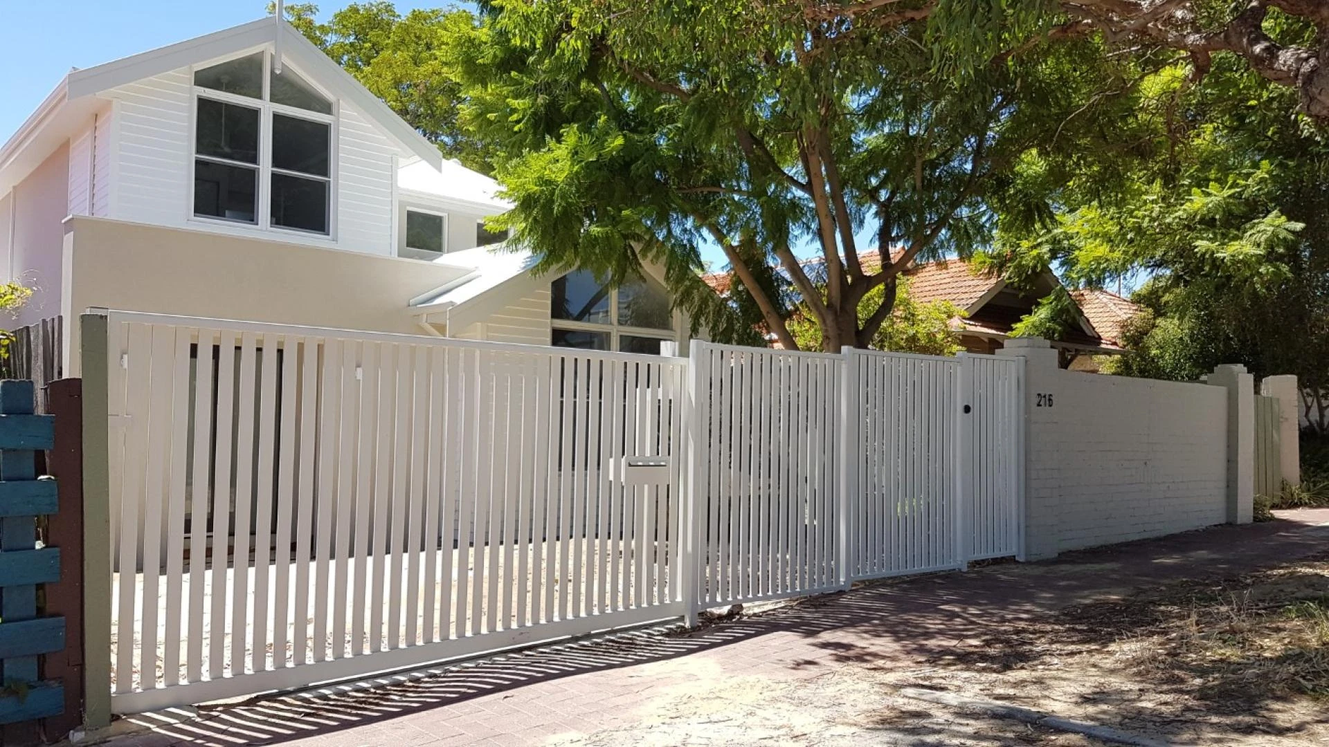 Discussing- How to Build a Horizontal Slat Gates Fencing in Perth?
