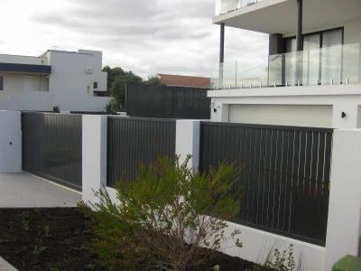Slat gates-fencing in Perth- Steel or aluminum, what is the better choice?