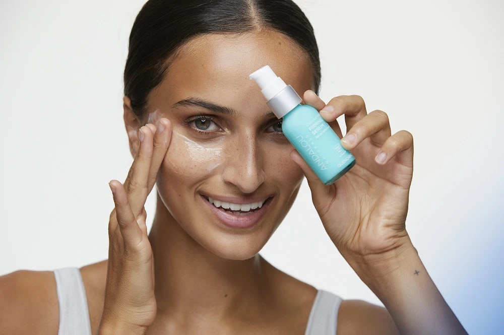 4 Ways to Keep Your Skin Deeply Hydrated All Winter Long