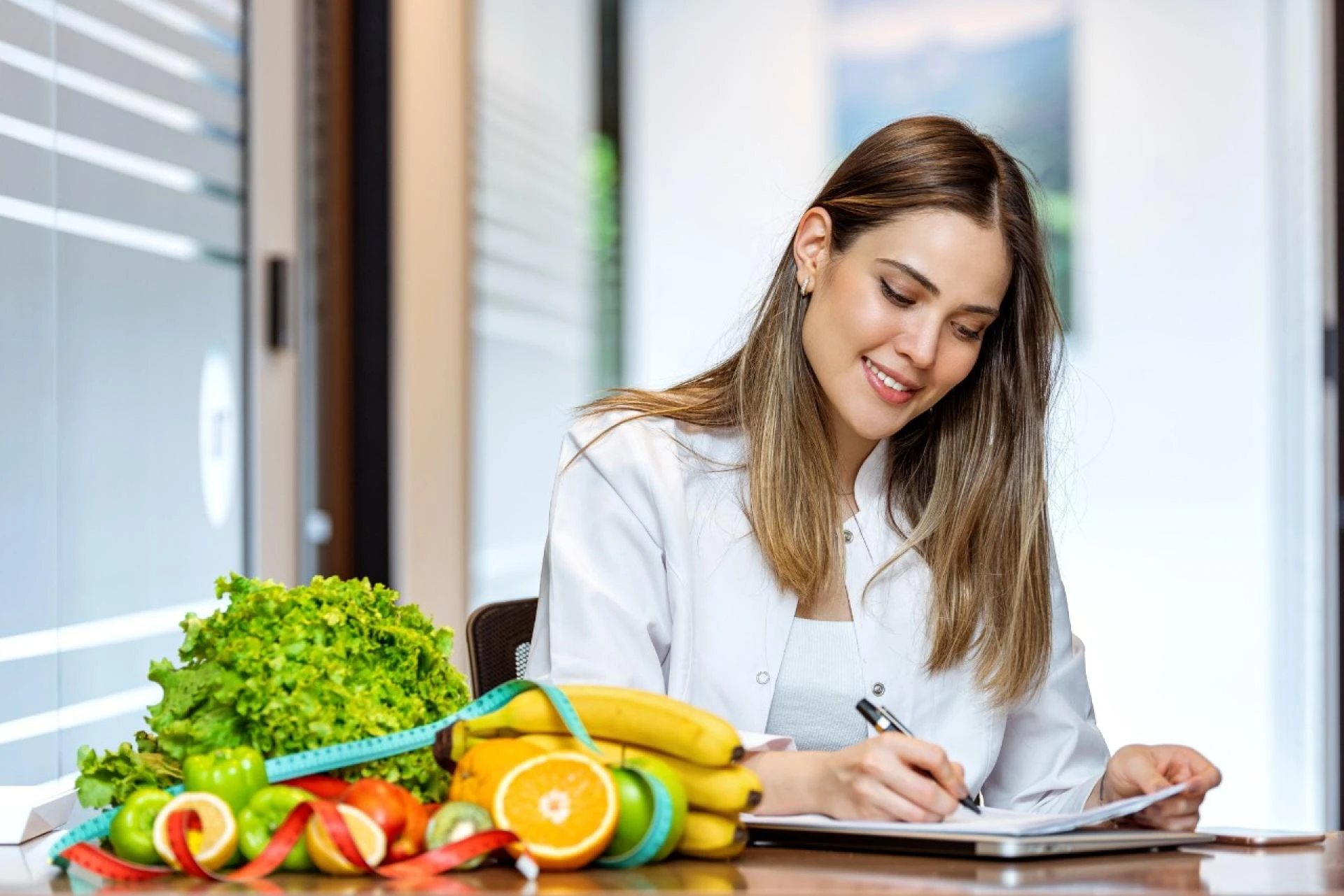 Why do you need a nutritionist in weight loss?