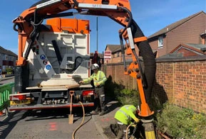 How should you excavate your site: vacuum excavation or traditional excavation?