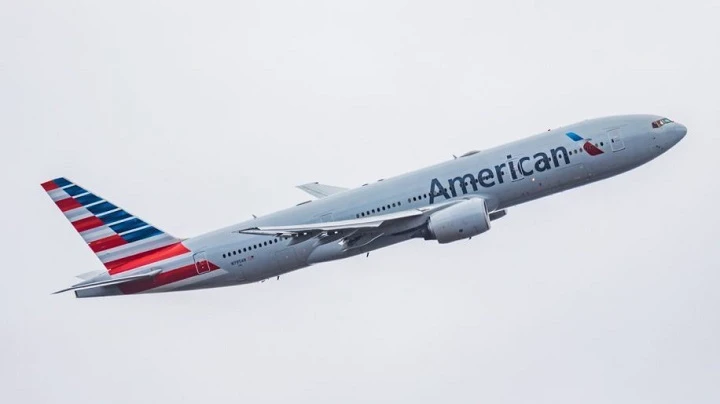 WHAT IS THE BEST DAY TO BOOK A FLIGHT ON AN AMERICAN AIRLINE?