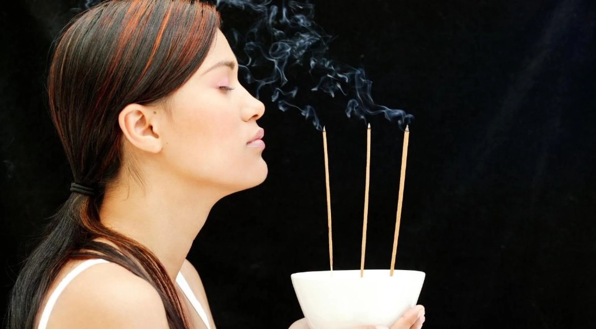 Aura Cleansing Incenses to Cleanse Any Space With Positivity