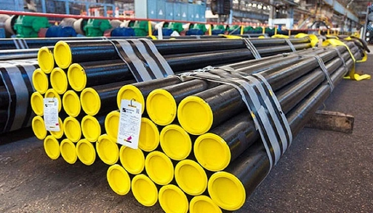 How Seamless Pipe Manufacturers Produce Carbon Steel Pipes