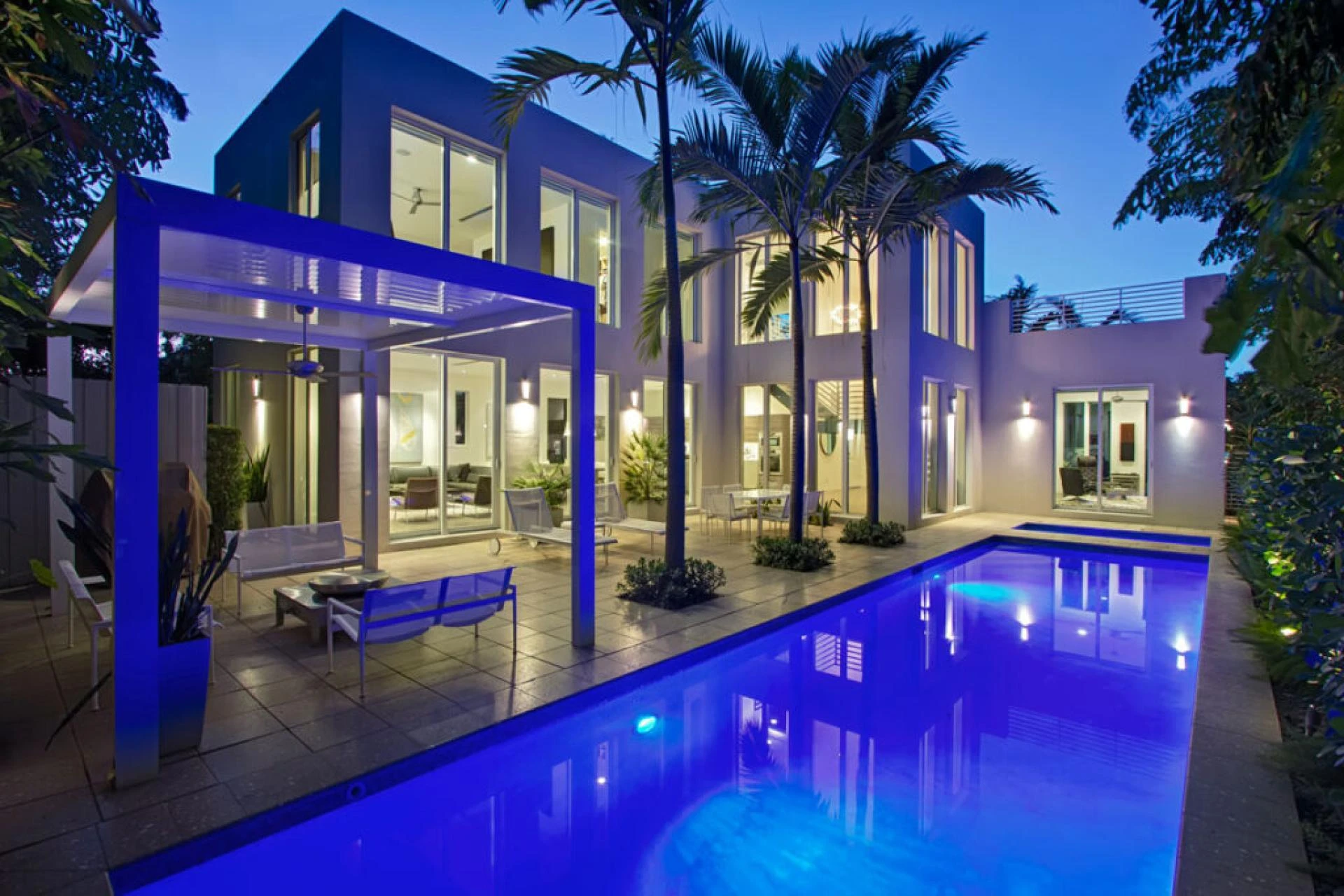 11 essential things to consider and 10 top benefits of hiring an experienced window distributor to install impact windows