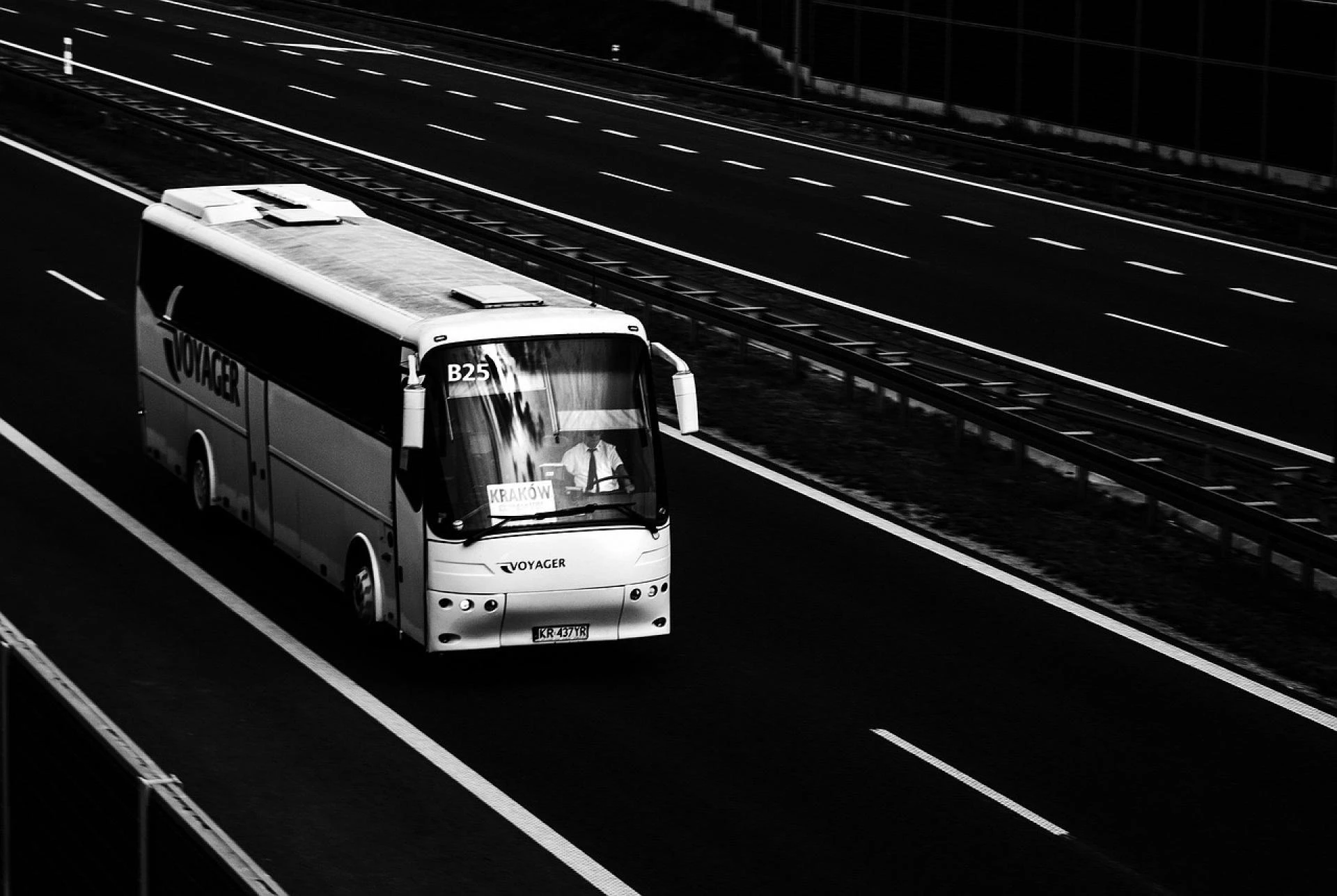 Choosing the Perfect Shuttle Bus for Your Party: Key Considerations