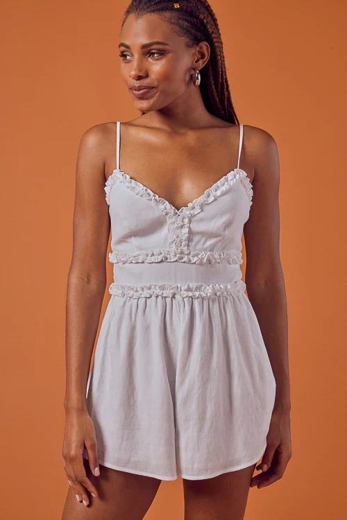 4 Fresh Ways to Wear White During the Summer