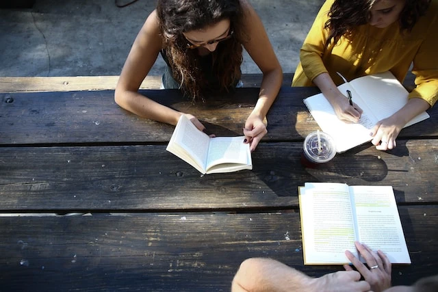 Choosing the Right PGDM College in Noida: Factors to Consider
