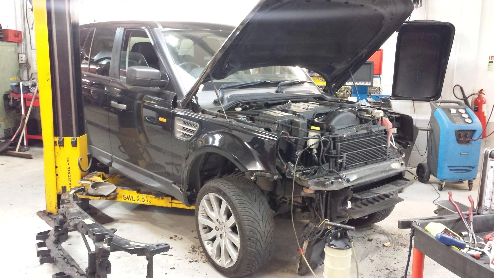 Land Rover Repair Dubai | Land Rover Service Garage in Dubai | Land Rover Maintenance Service