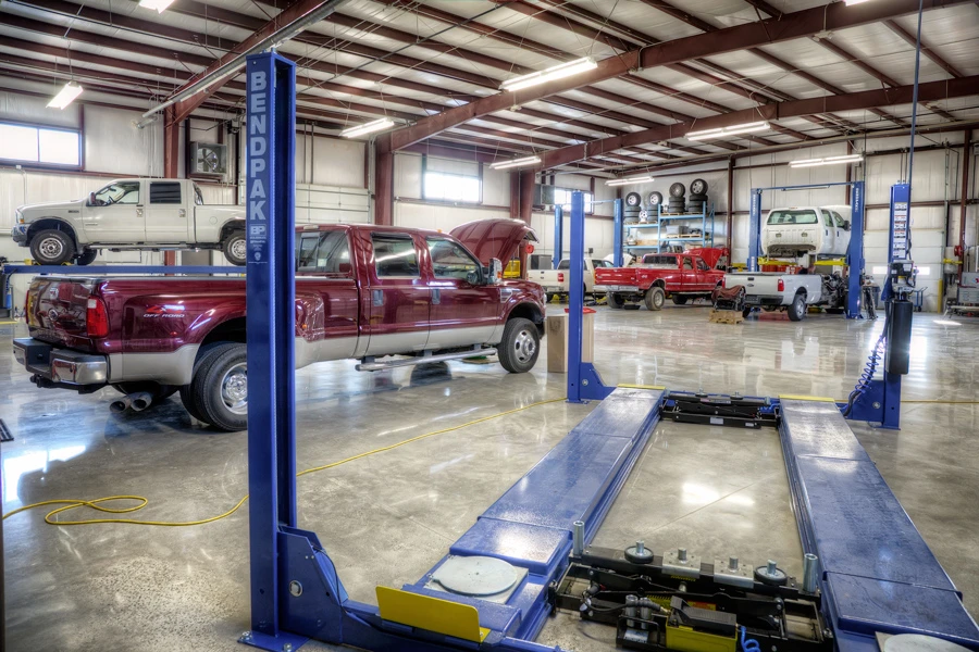 Experienced Auto Garage For Ford Repair Dubai