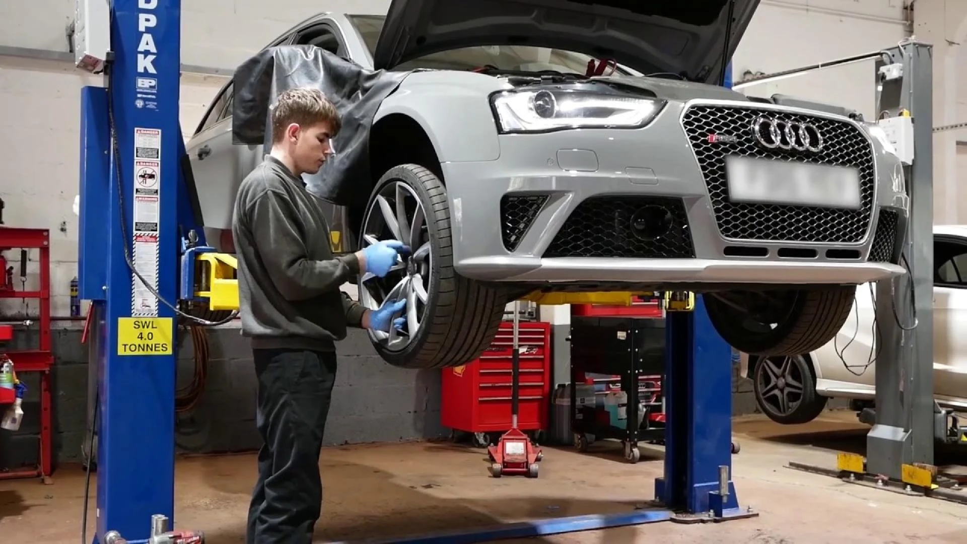 Reasons To Hire Professional For Services For Audi Repair Dubai