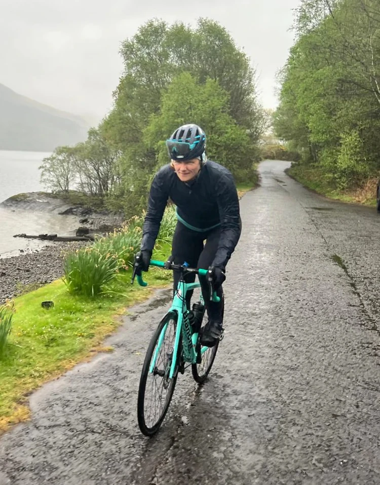 What is the difference between a single-speed and a fixed-gear bicycle?