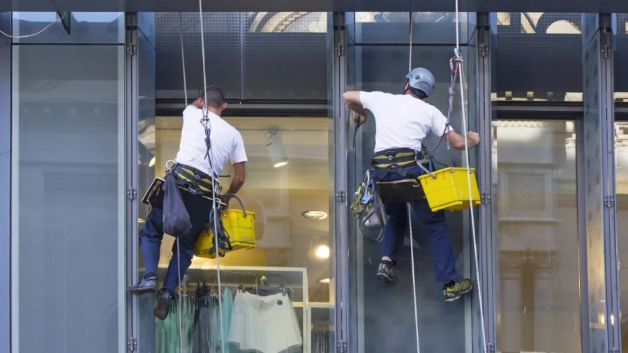 The Benefits of Using Window Cleaning Services for Commercial Buildings