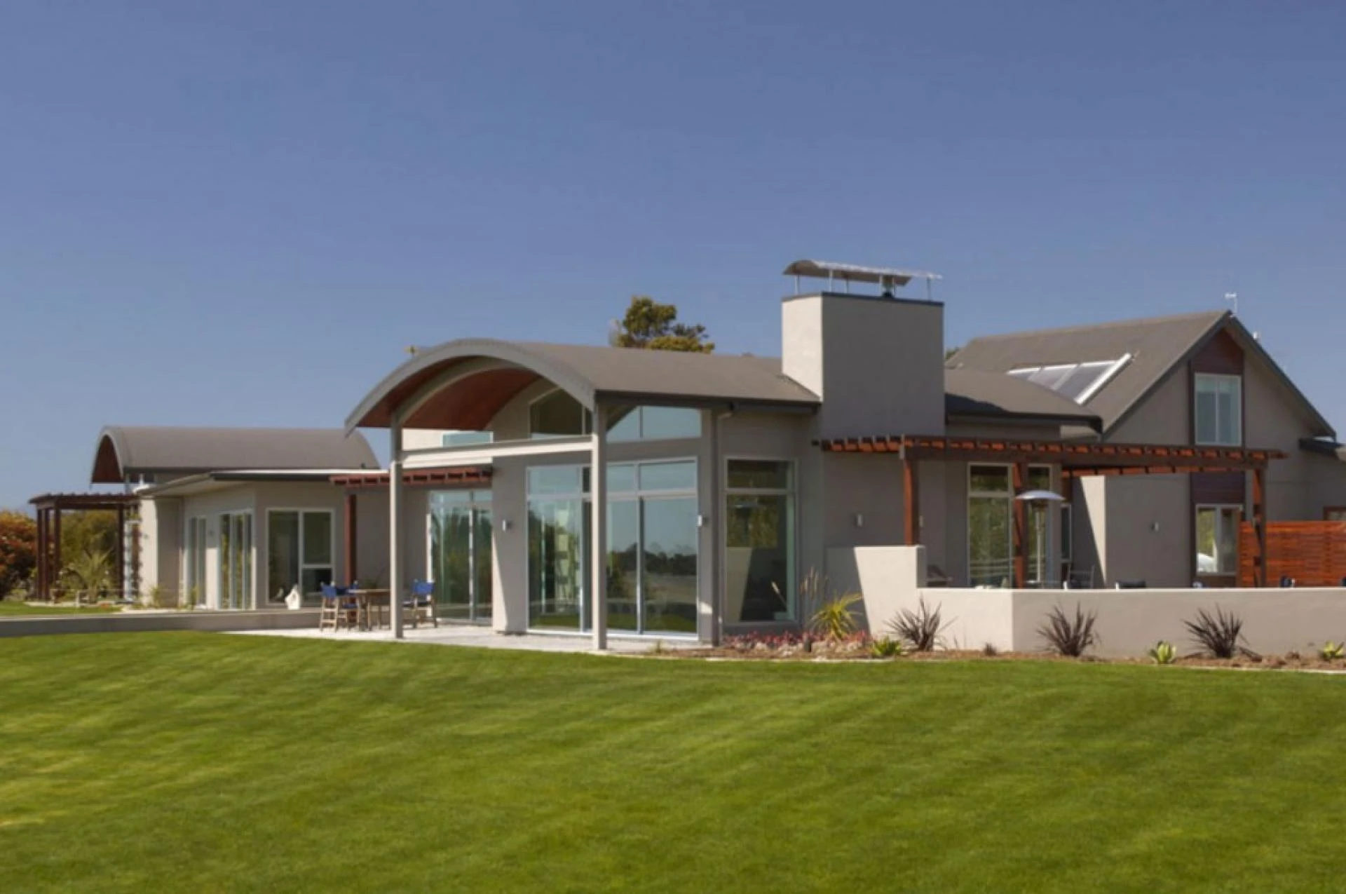 Long Run Roofing in Auckland: The Durable and Versatile Roofing Solution for New Zealand's Largest City