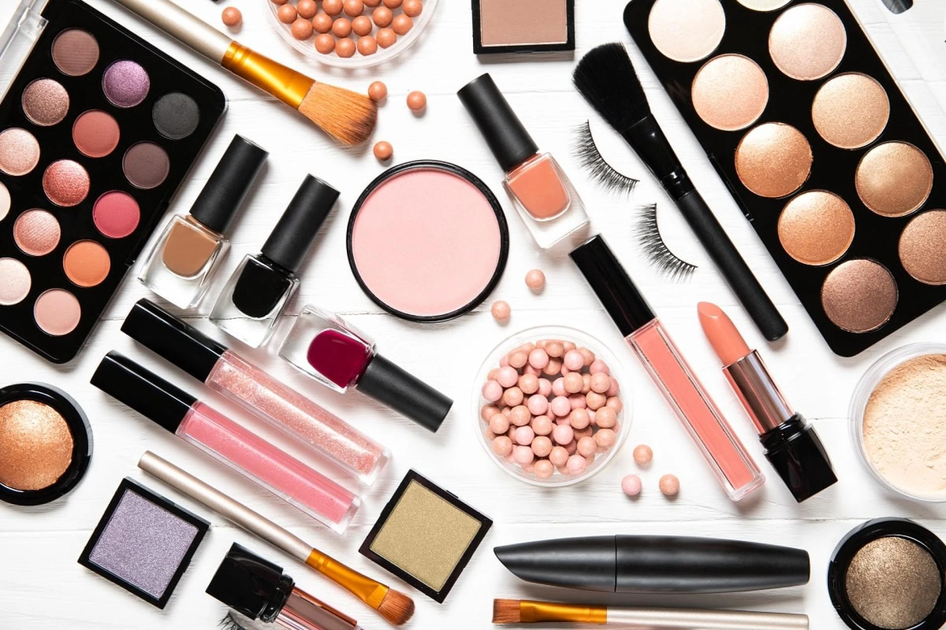Best Makeup Products in Pakistan: Enhancing Beauty Naturally