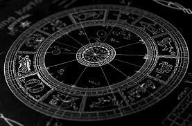 The effectiveness of astrology in personal finance