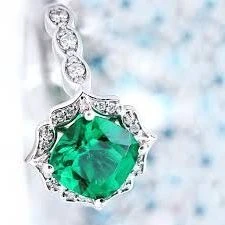 Which is the best Website Where I can Buy Women Accessories Online?