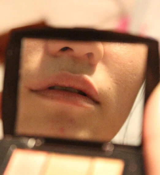 How to Lighten Dark Lips?