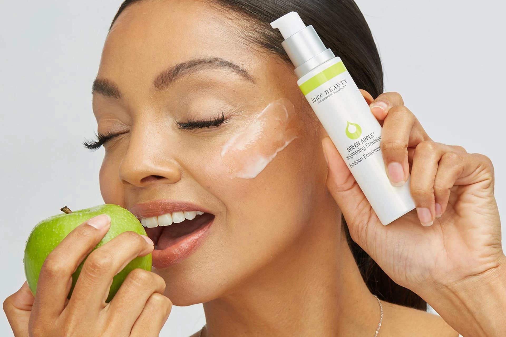 How to Prep for Your Clean Beauty New Year’s Resolutions