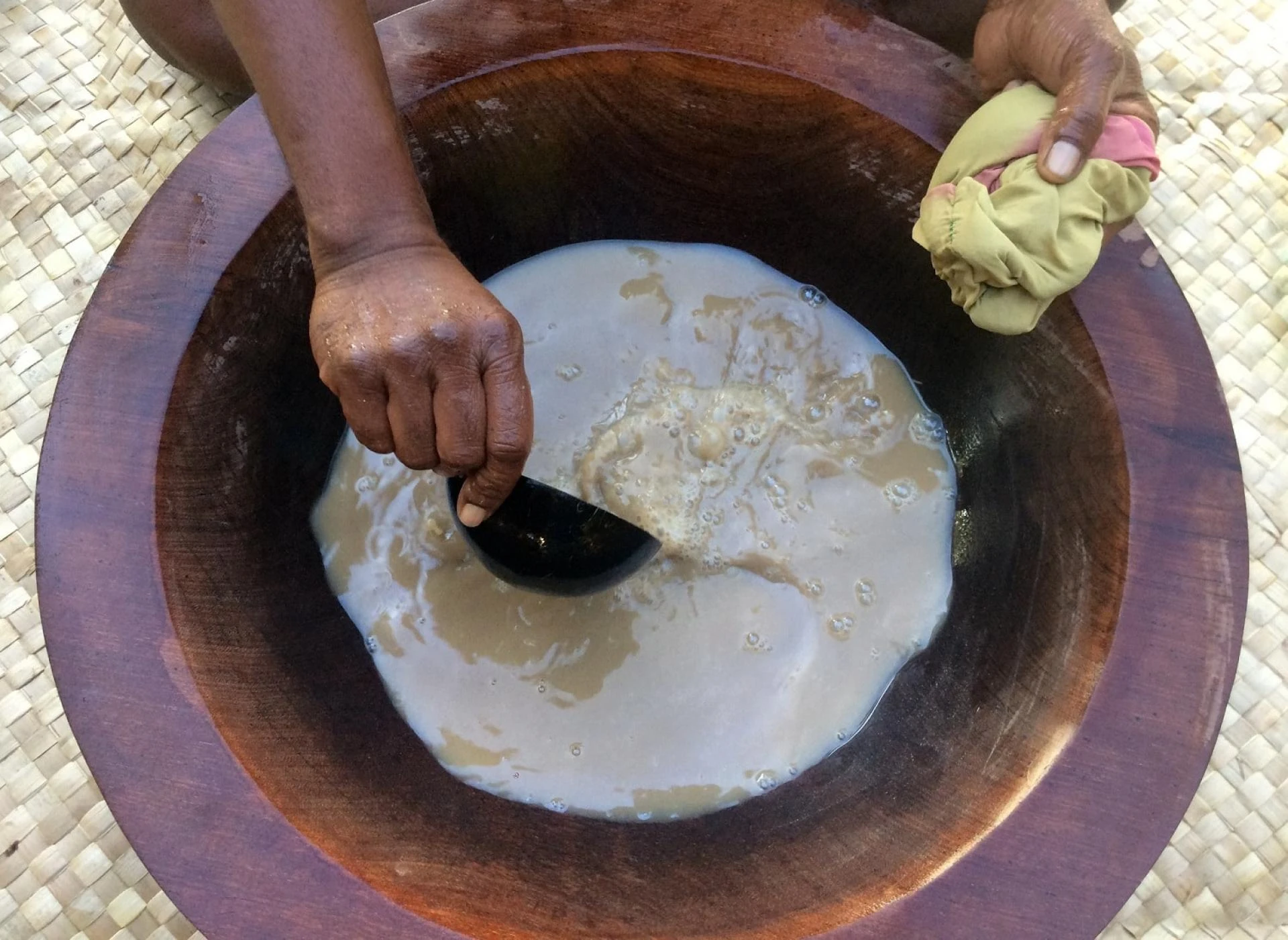 4 Reasons You Should Add Some Kratom to Your Christmas