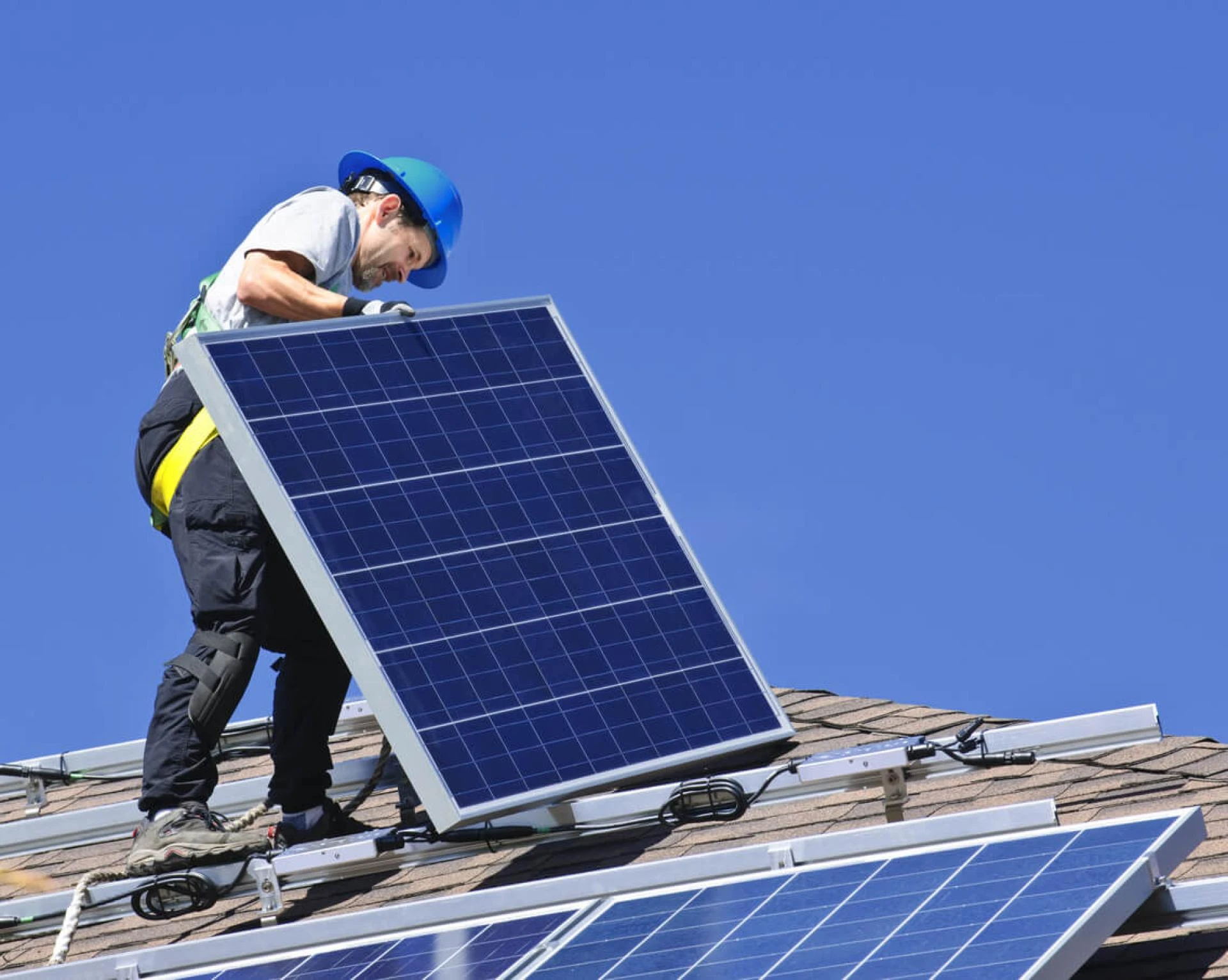 Know The Essential Factors Of Solar Panel Maintenance