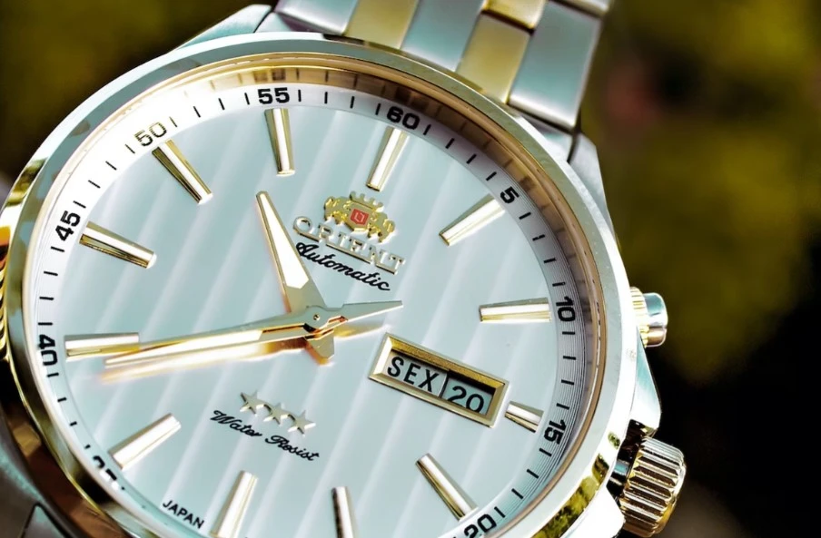 The advantages and disadvantages of owning a gold watch