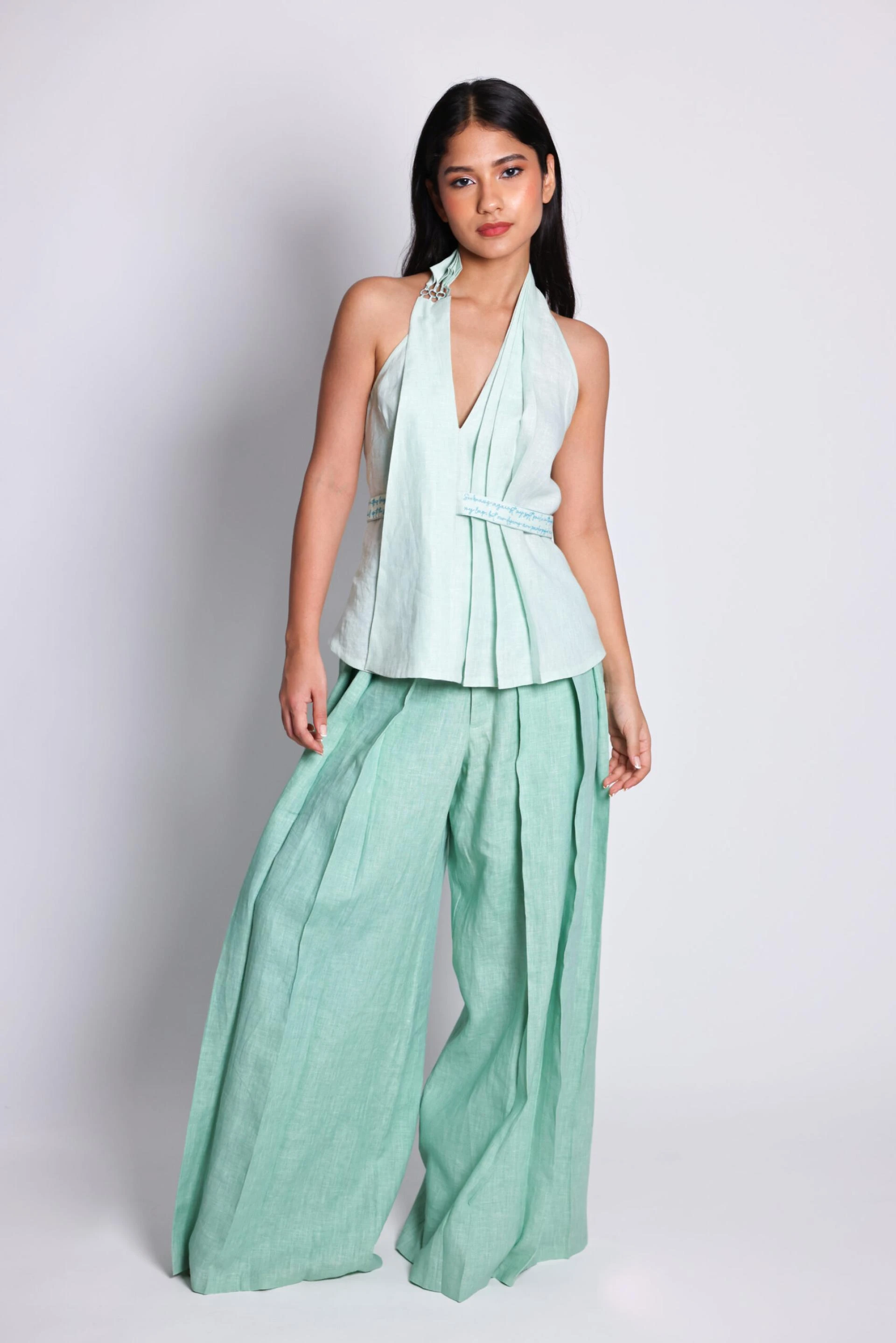Beyond Glamour: Exploring the Opulent World of Indian Luxury Pret Wear