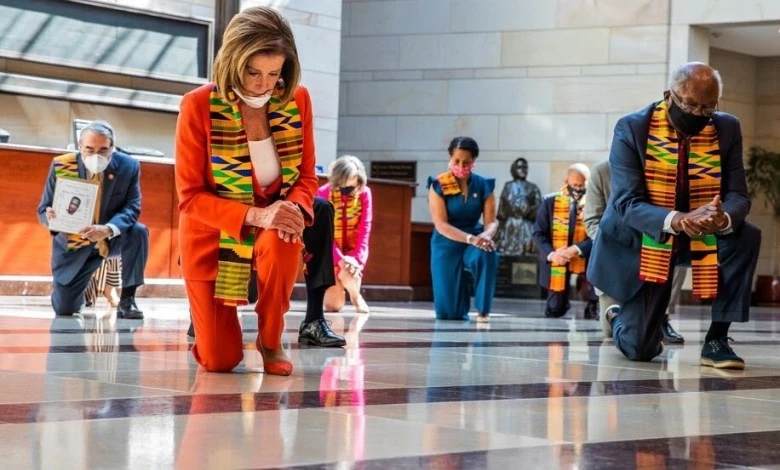 Why did Democrats wear Kente cloth in honoring George Floyd?