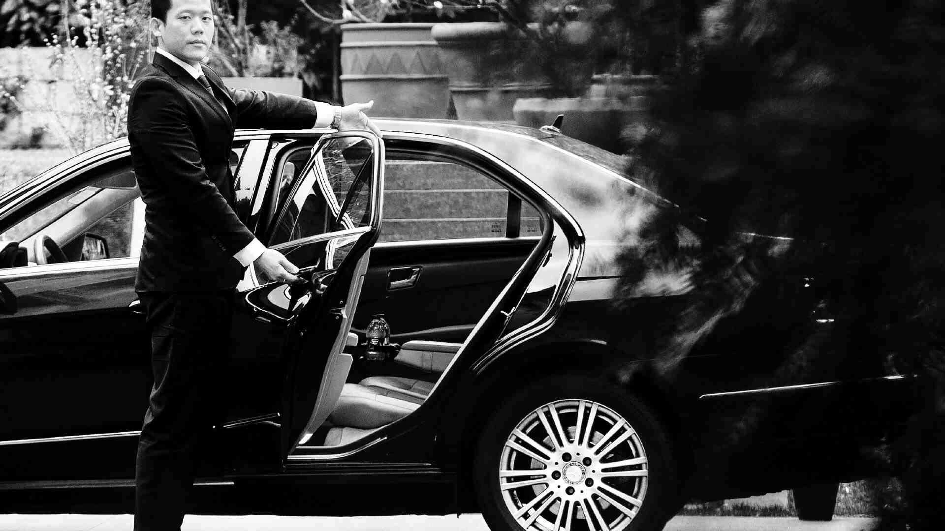 Black Car Service in Chicago: Luxury, Reliability, and Convenience