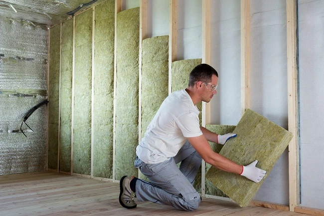 Why Should You Avoid Do-It-Yourself Insulation Installation and Hire a Professional?