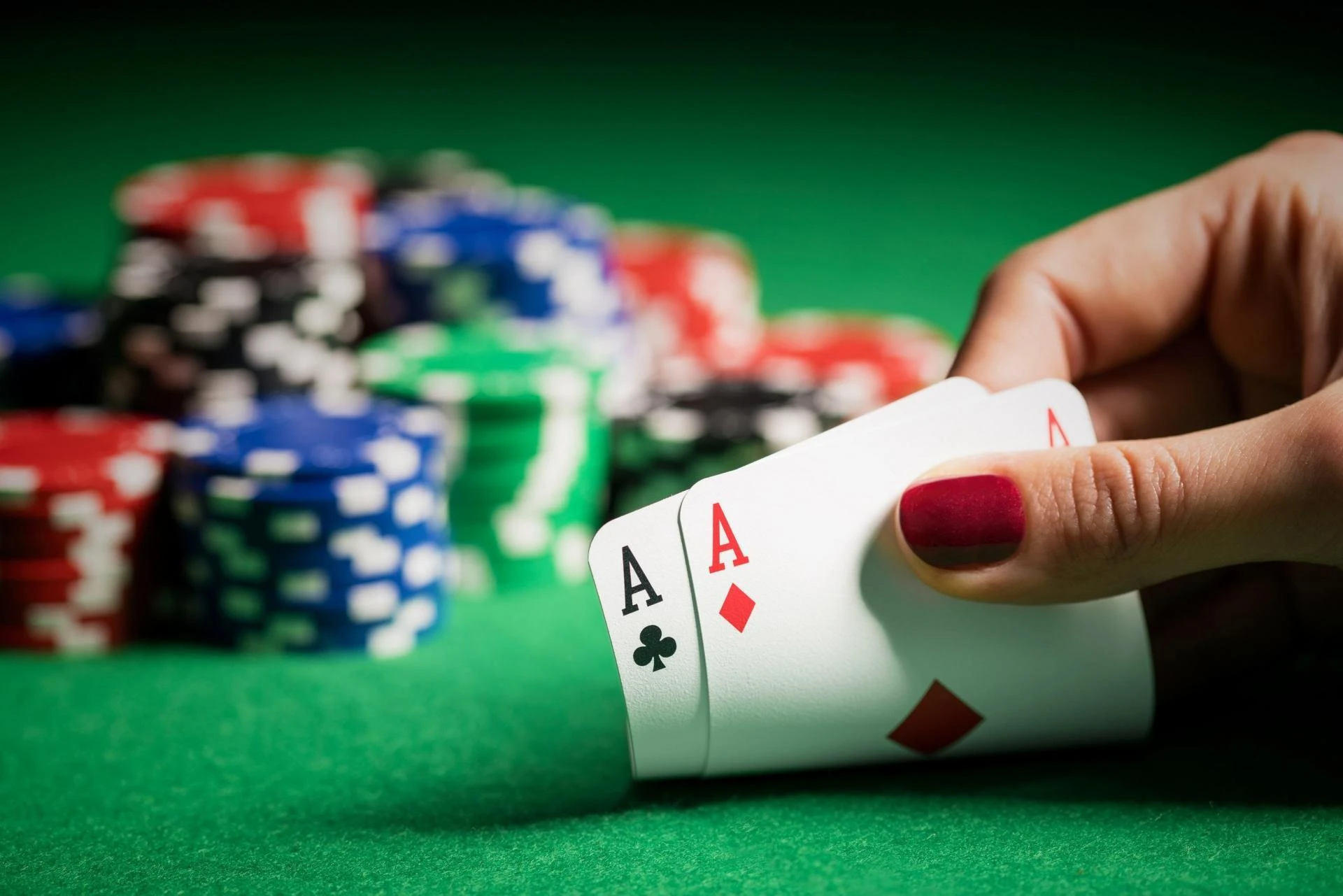 Situs Poker Online: Meraih Kesuksesan dan Kemenangan di Meja Virtual