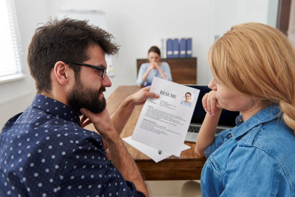 Why UK Degrees Matter: 4 Reasons Employers Prefer Resumes with UK Degrees!