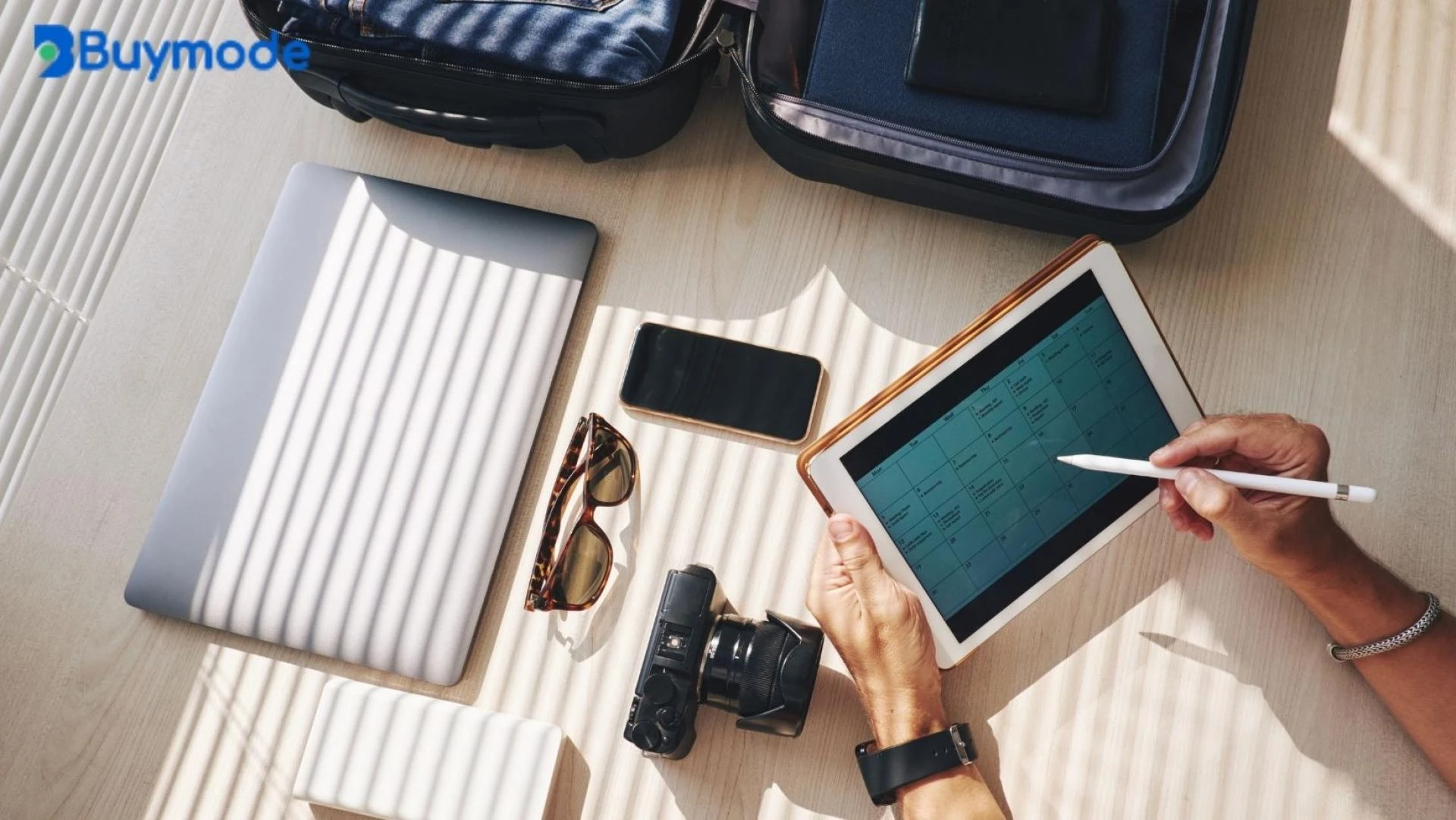 Navigating The UAE's Connected Lifestyle With Popular Smart Gadgets