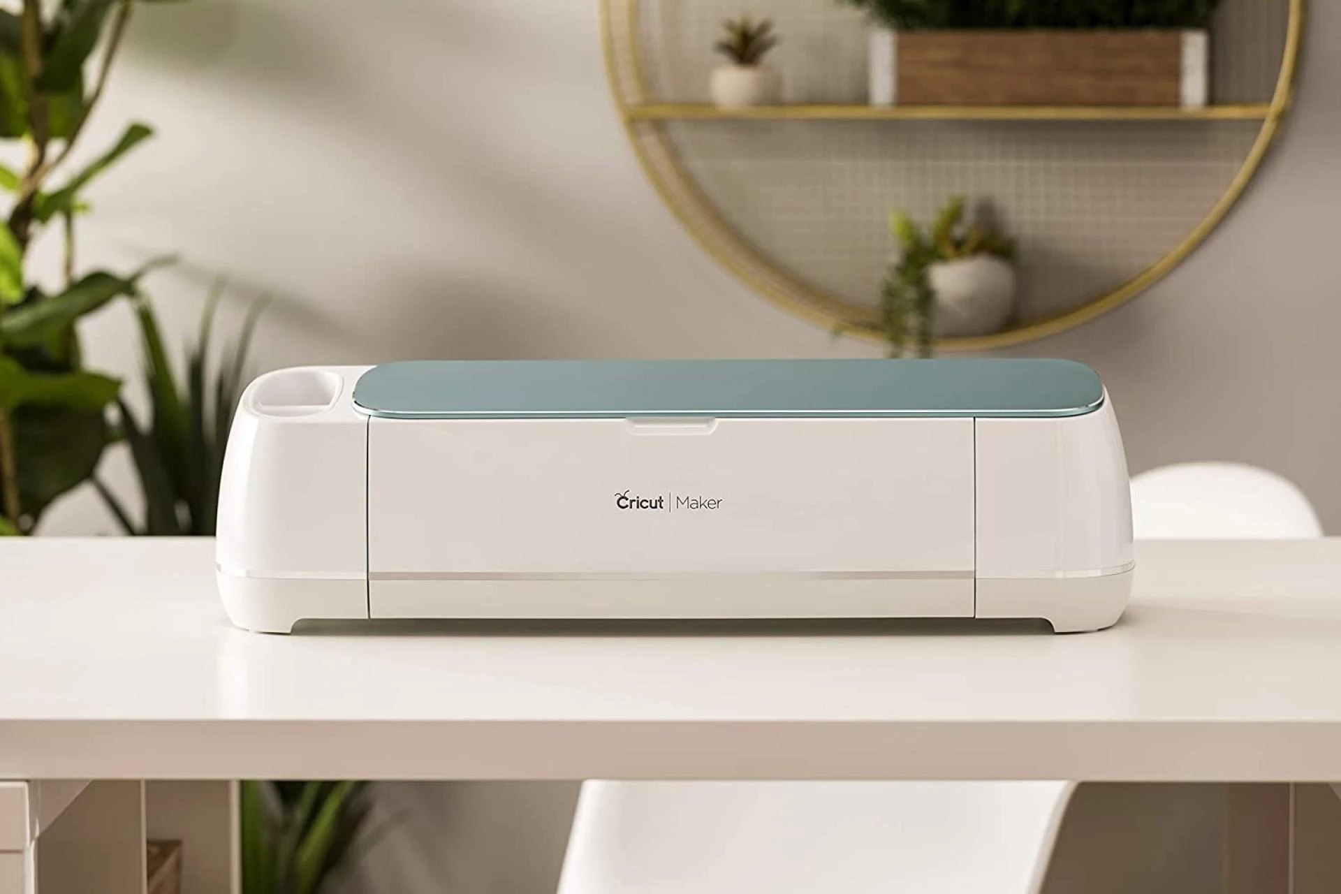 How To Use a Cricut Maker? [A Beginner's Guide]