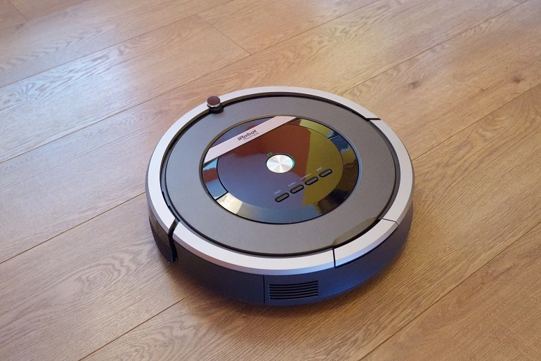 Roombas in Small Spaces: Pros and Cons of Automated Cleaning Roomba